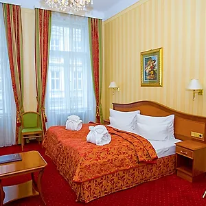 **** Hotell Opera I Self Check In Österrike